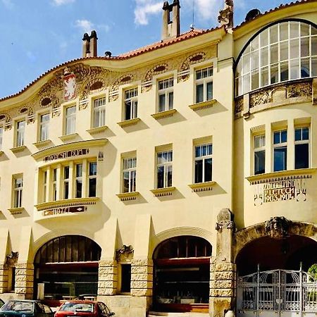 Hotel Okresni Dum Hradec Králové Exterior foto